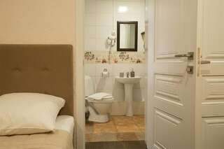 Мини-отель Albergo Пермь Четырехместный номер-9