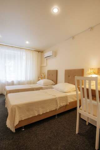 Мини-отель  Albergo Пермь Номер стандарт с 2 односпальными кроватями-1