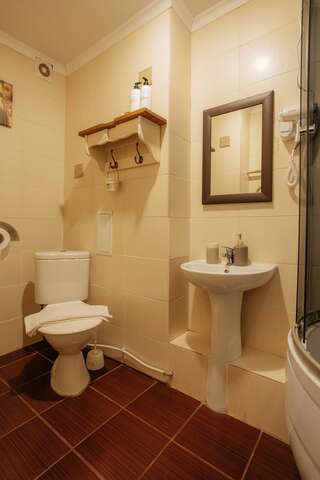 Мини-отель  Albergo Пермь Номер делюкс с 1 двуспальной кроватью-3