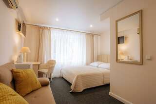 Мини-отель  Albergo Пермь Номер улучшенный с 1 двуспальной кроватью-1